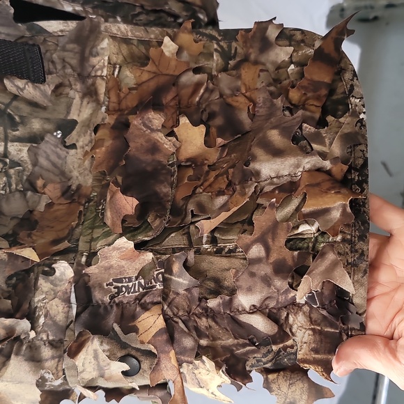 Realtree XL-XXL leaf vest - Picture 14 of 17